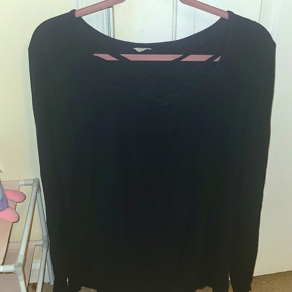 Crisscross Blue Top (very soft)